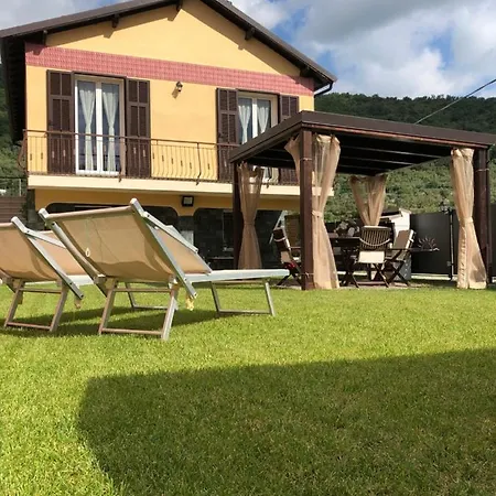 Casa Bea Con Piscina E Giardino Caravonica