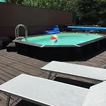 Casa Bea Con Piscina E Giardino Hébergement de vacances Caravonica