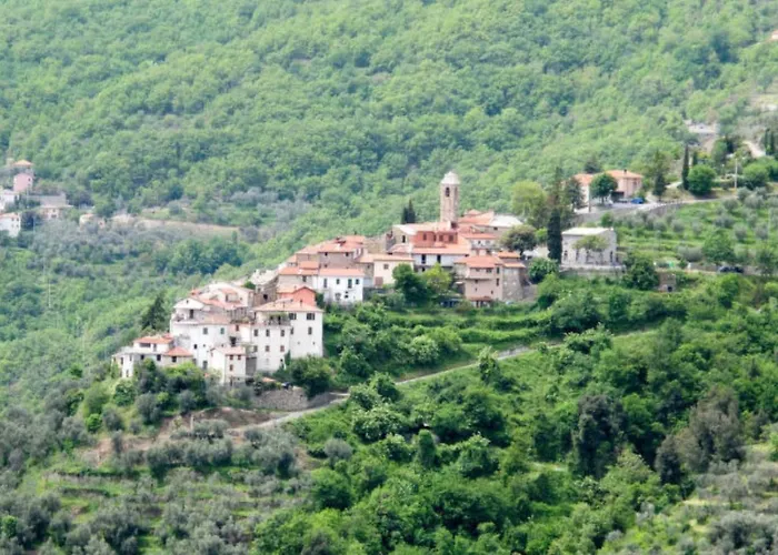 Vakantiehuis Casa Bea Con Piscina E Giardino Caravonica